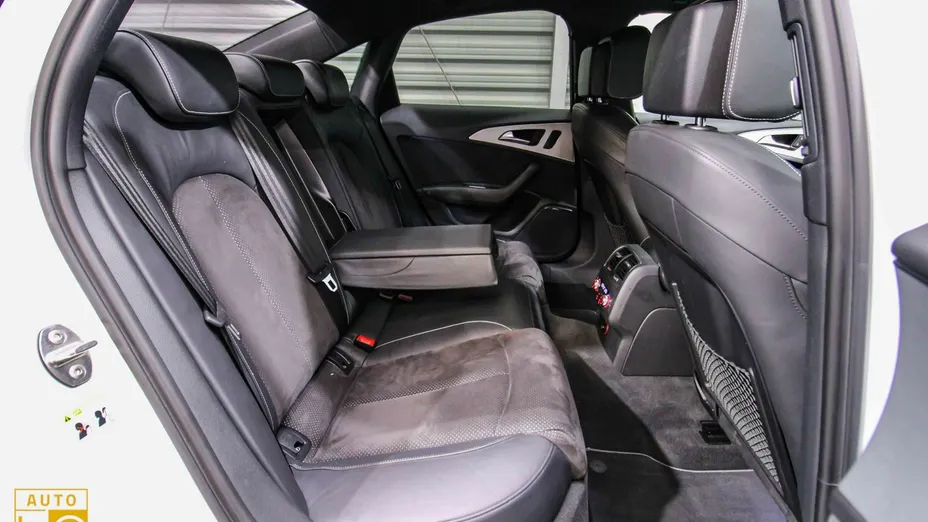 AUDI A6 -