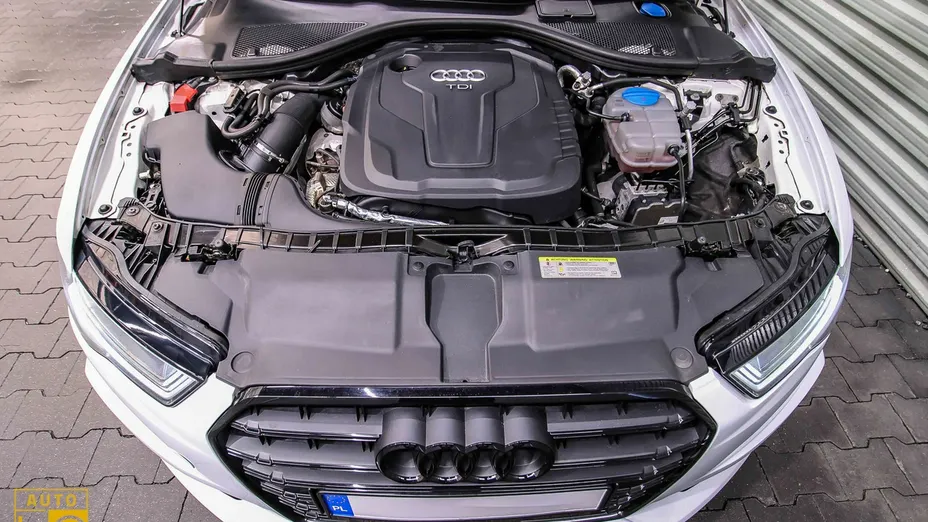 AUDI A6 -