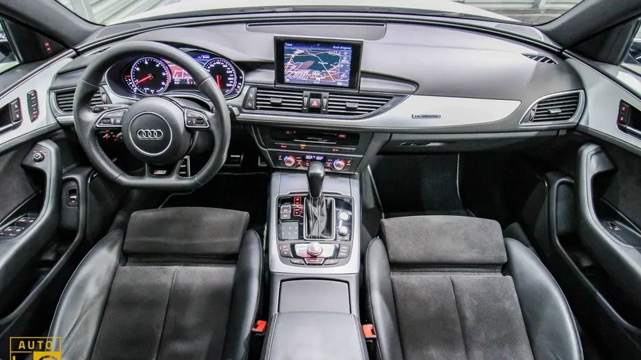 AUDI A6 -