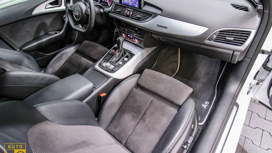 AUDI A6 -