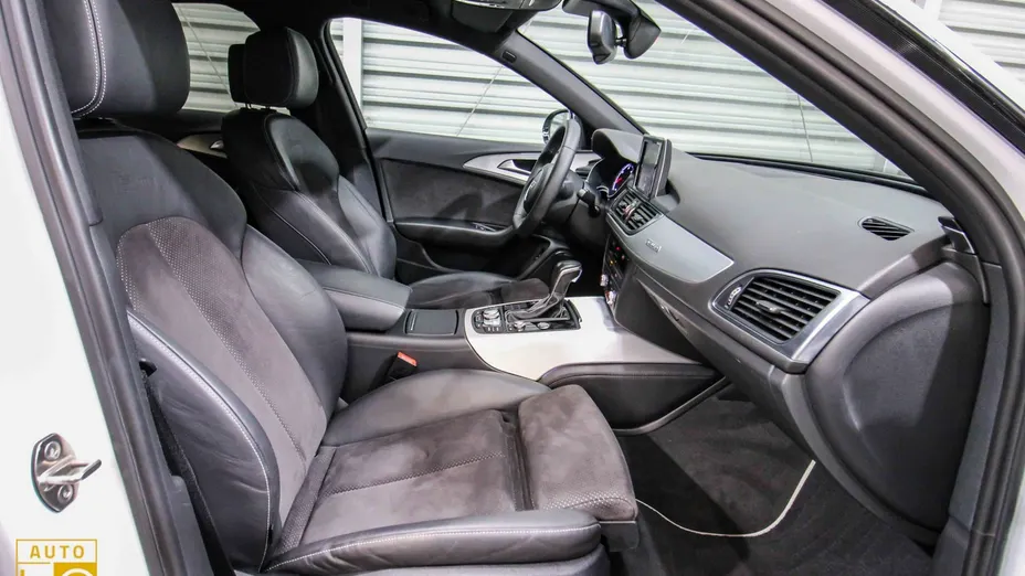 AUDI A6 -