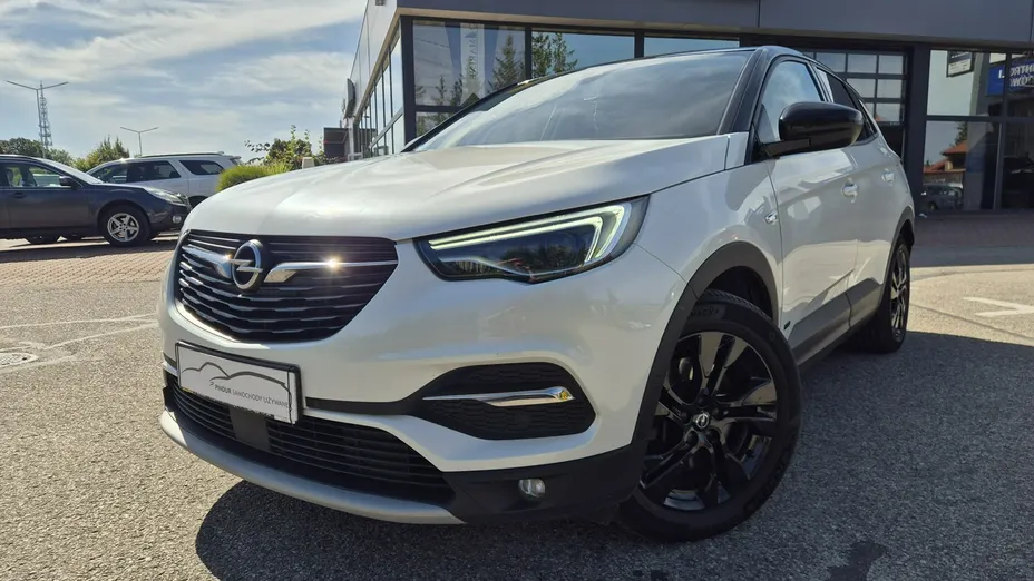 OPEL Grandland X -