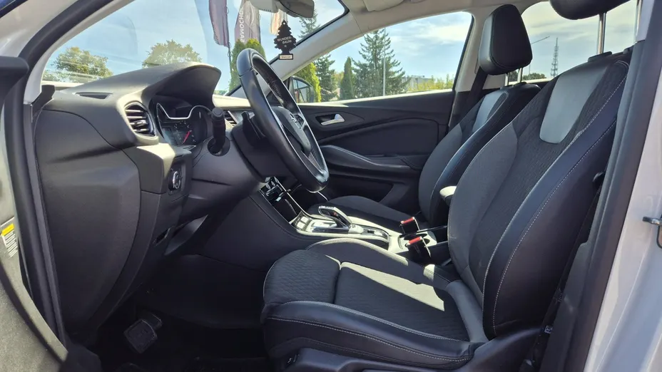 OPEL Grandland X -