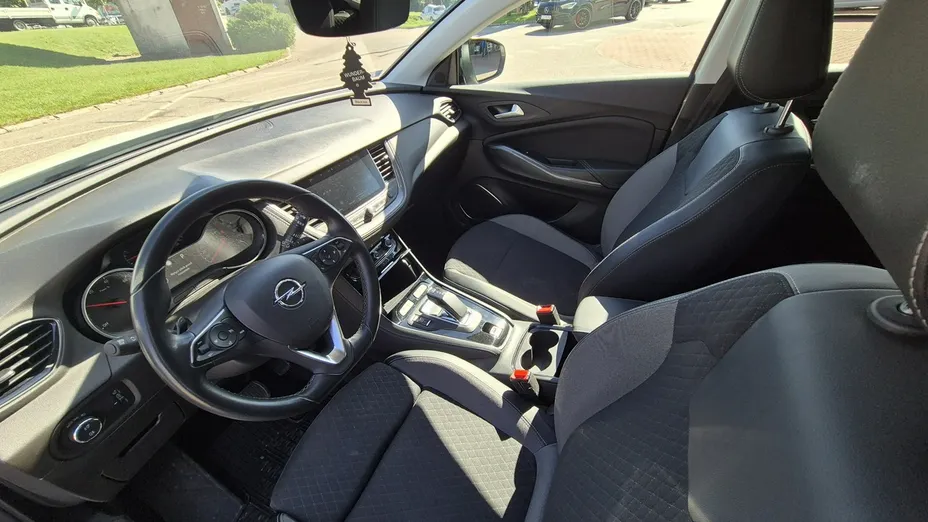 OPEL Grandland X -