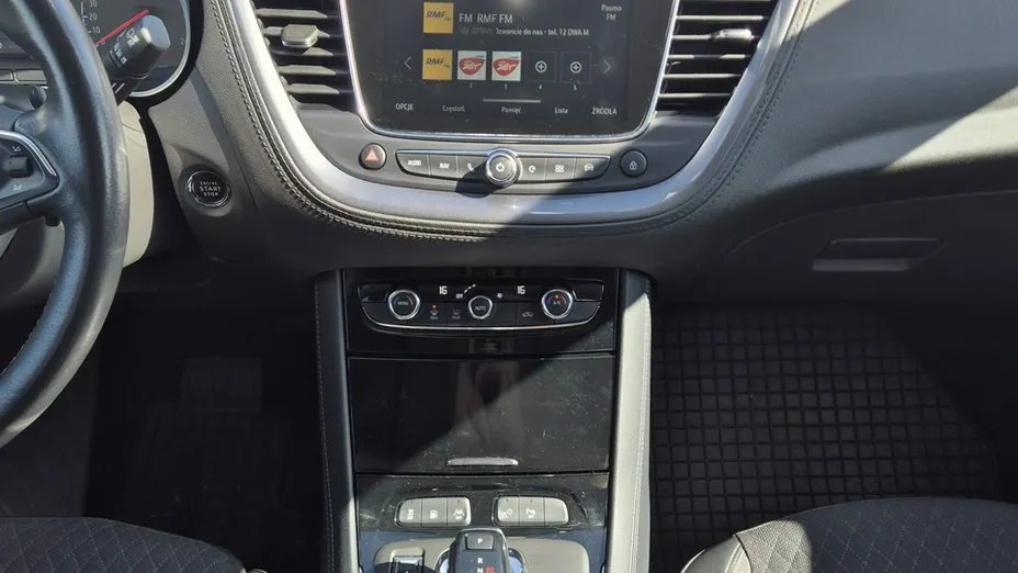 OPEL Grandland X -