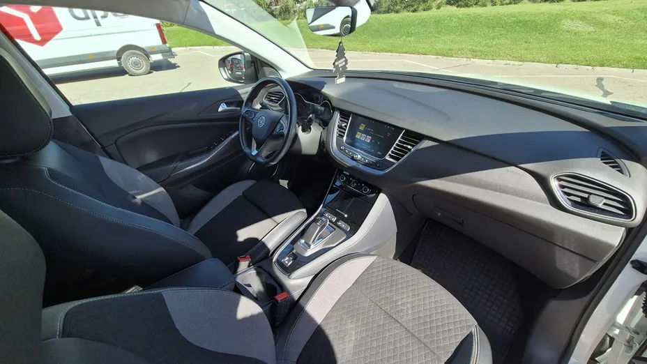 OPEL Grandland X -