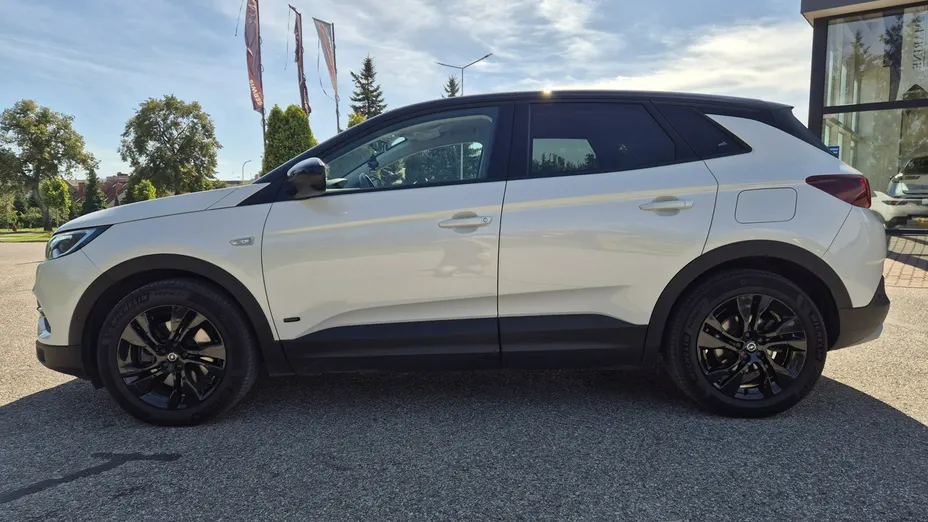 OPEL Grandland X -