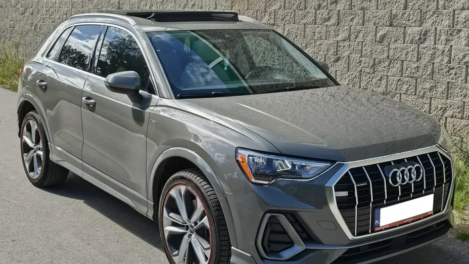 AUDI Q3 -