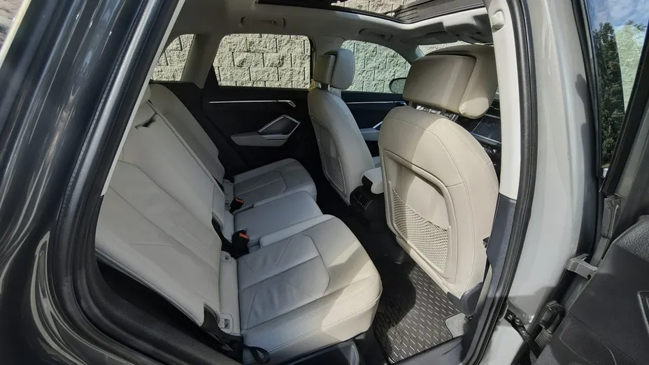 AUDI Q3 -