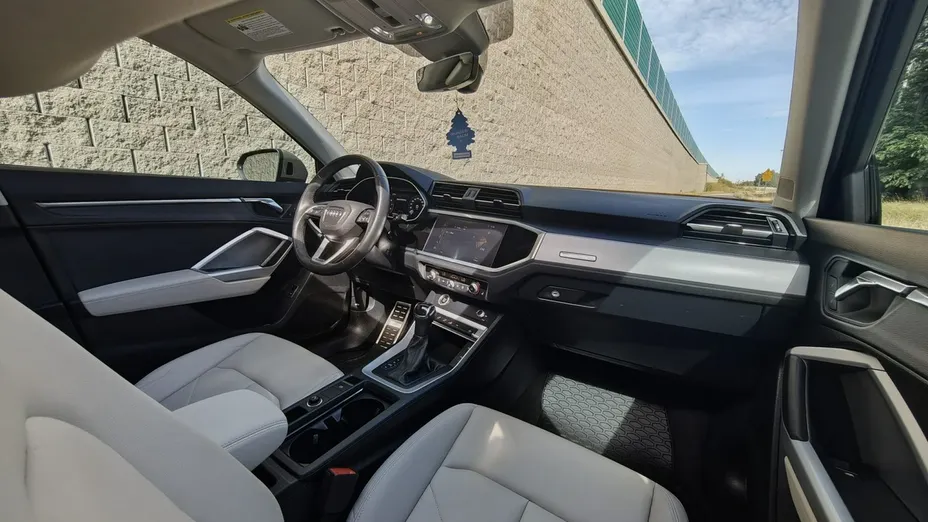 AUDI Q3 -