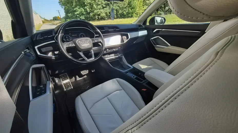 AUDI Q3 -