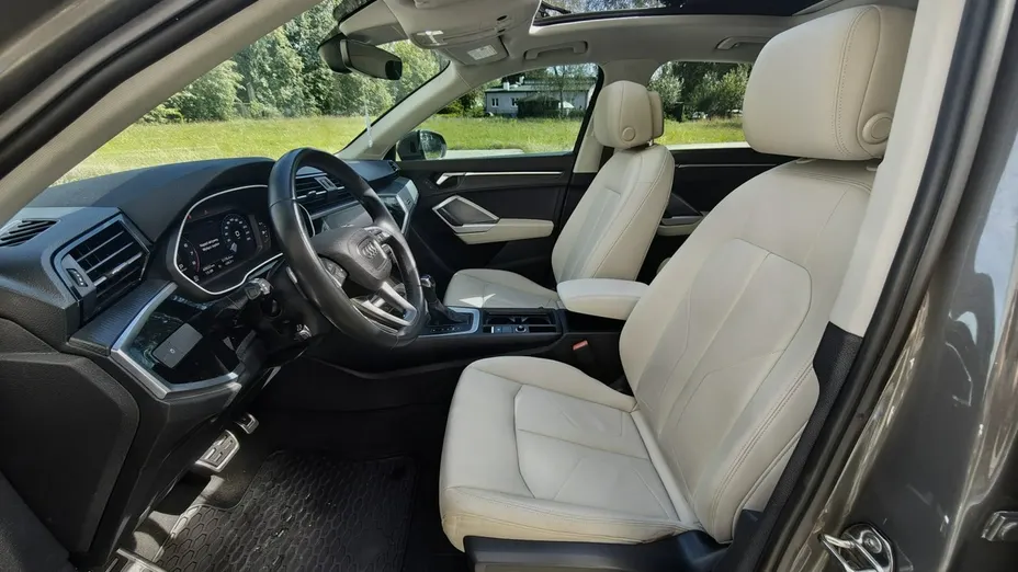 AUDI Q3 -