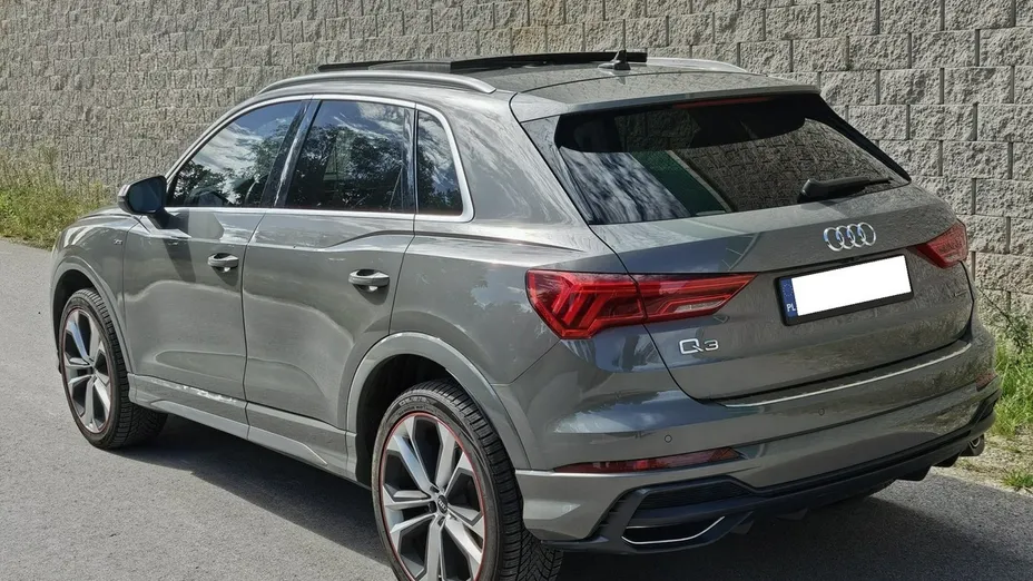 AUDI Q3 -
