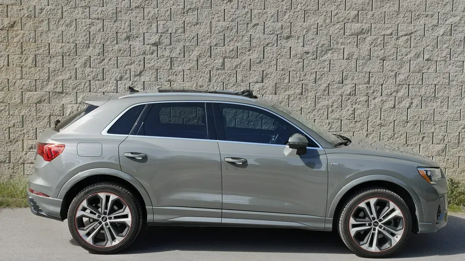 AUDI Q3 -