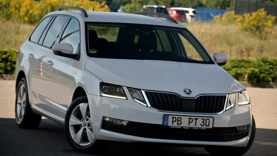 SKODA Octavia -