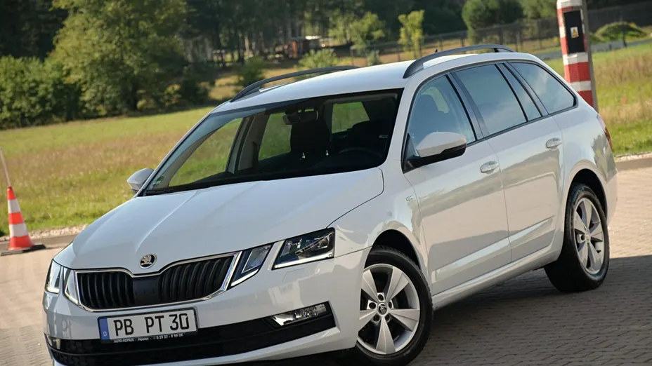 SKODA Octavia -
