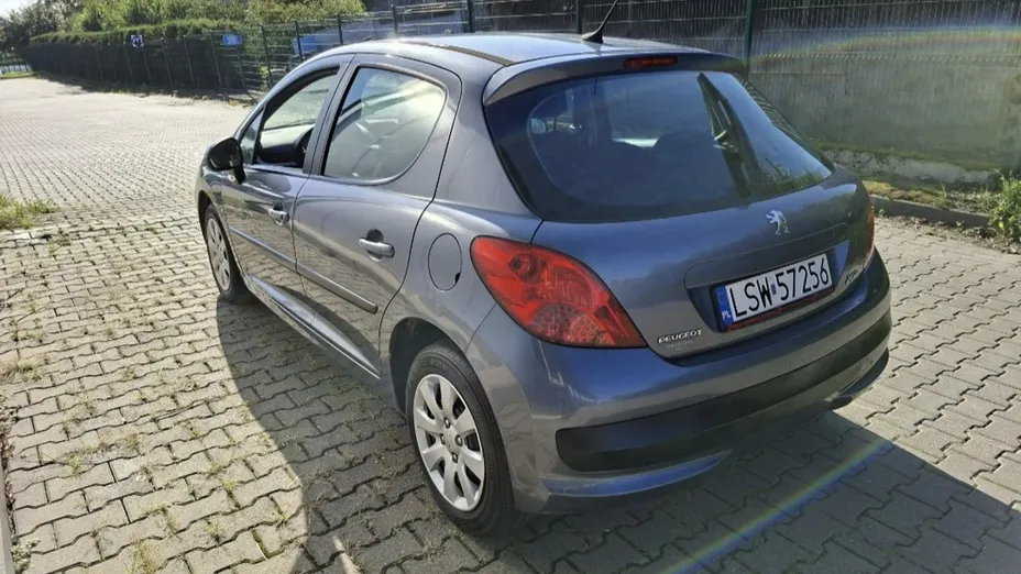 PEUGEOT 207 -
