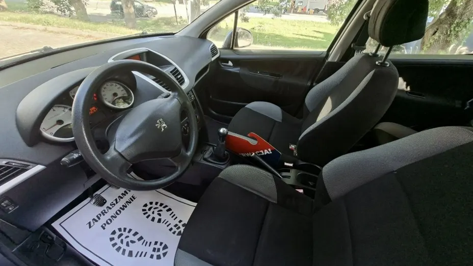 PEUGEOT 207 -