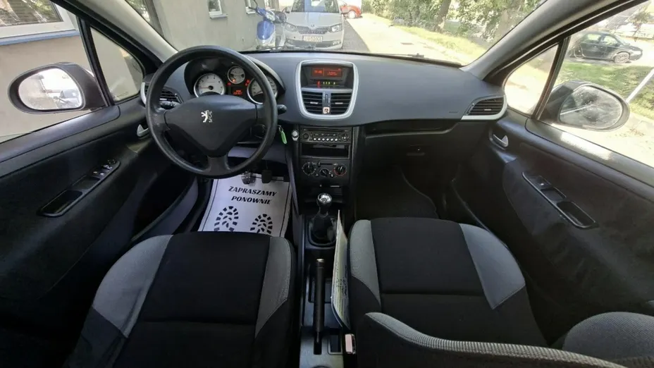PEUGEOT 207 -