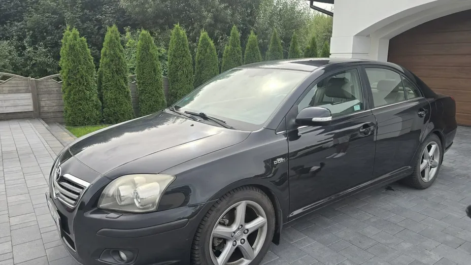 TOYOTA Avensis -