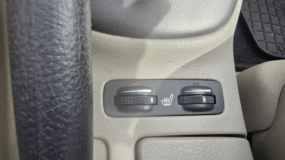 TOYOTA Avensis -