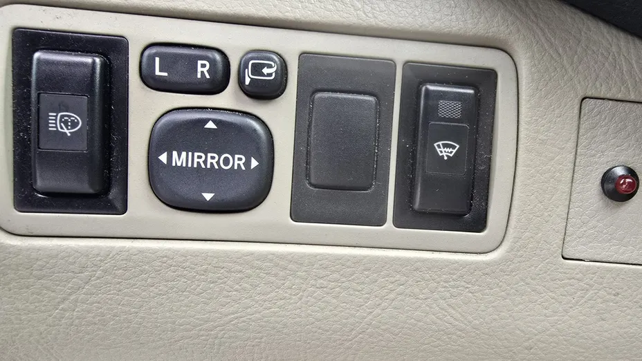 TOYOTA Avensis -
