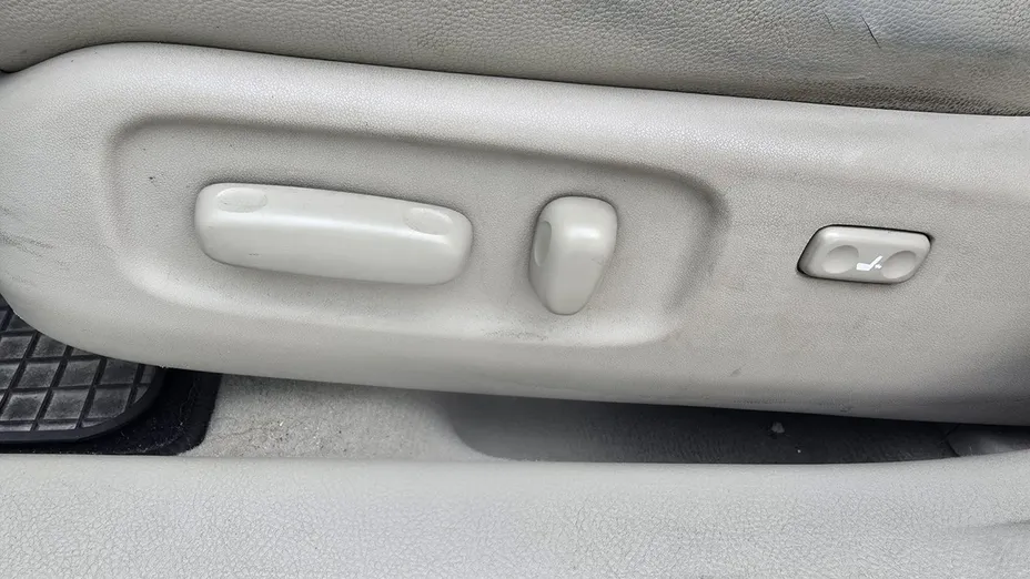 TOYOTA Avensis -
