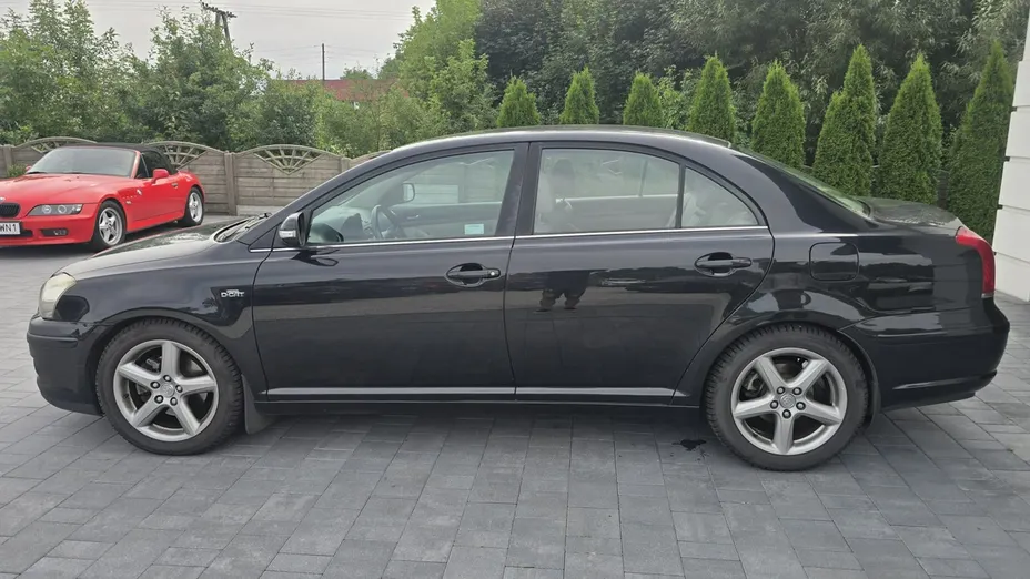 TOYOTA Avensis -