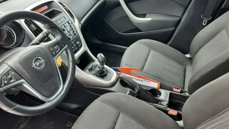 OPEL Astra -