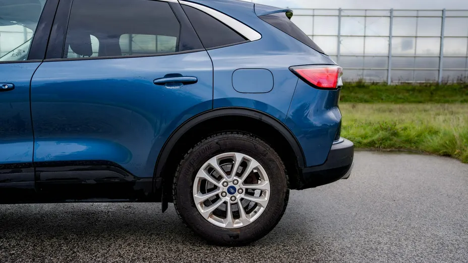 FORD Kuga -