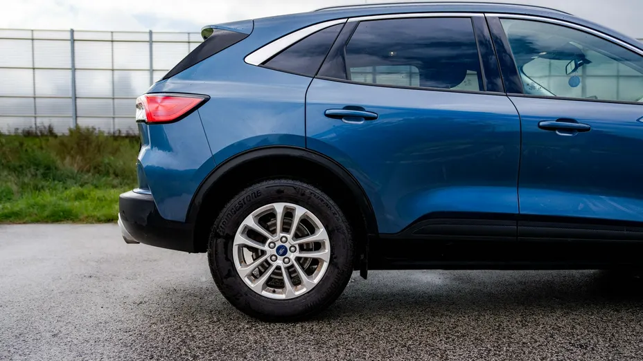 FORD Kuga -