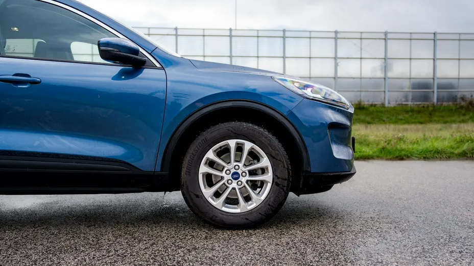 FORD Kuga -