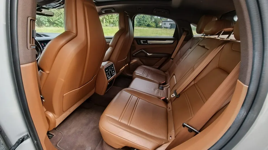 PORSCHE Cayenne -