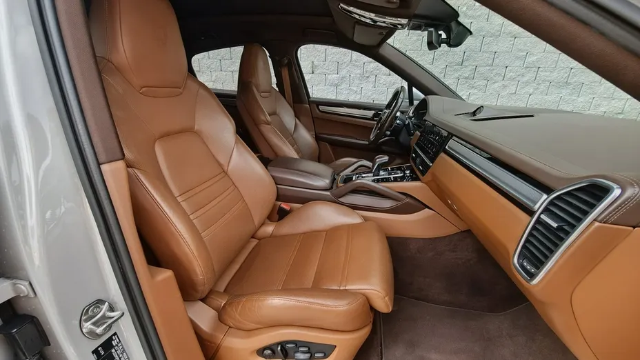 PORSCHE Cayenne -