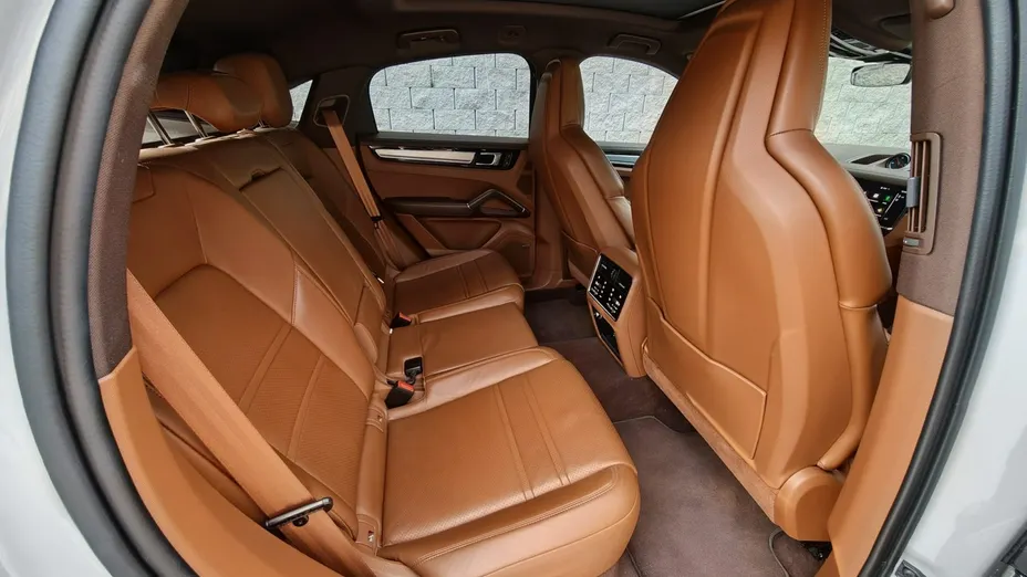 PORSCHE Cayenne -