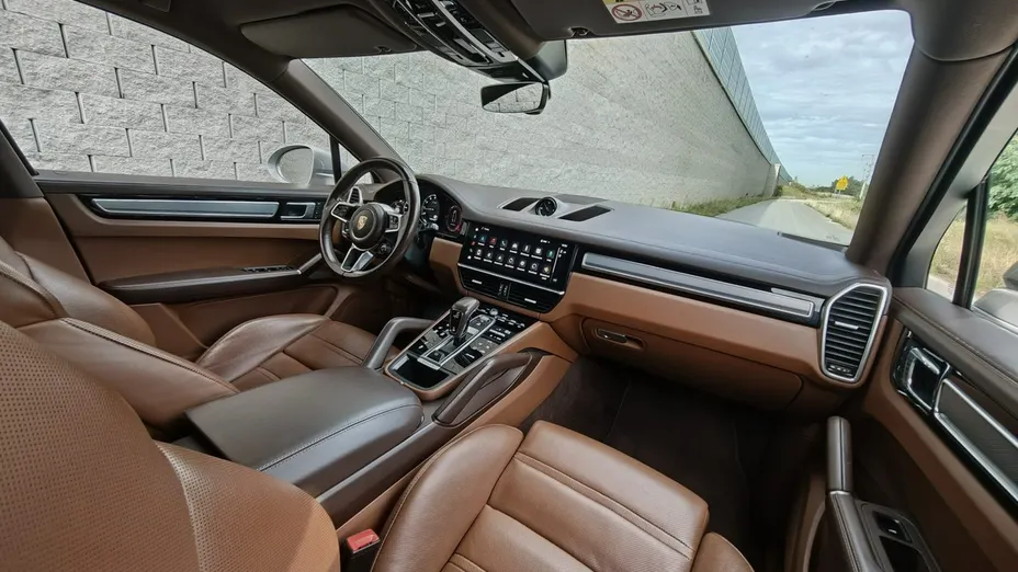 PORSCHE Cayenne -