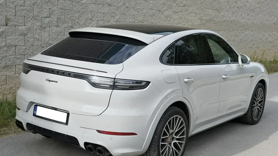 PORSCHE Cayenne -