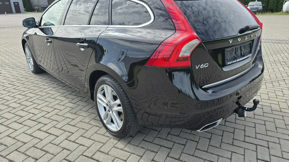 VOLVO V60 -