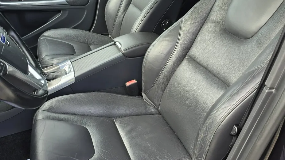 VOLVO V60 -