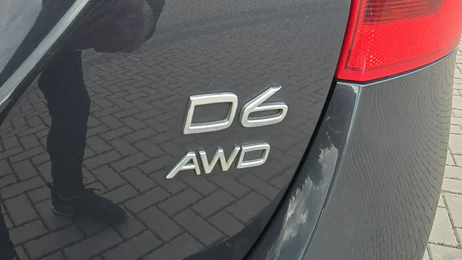 VOLVO V60 -