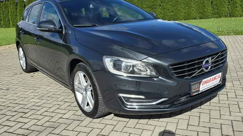 VOLVO V60 -