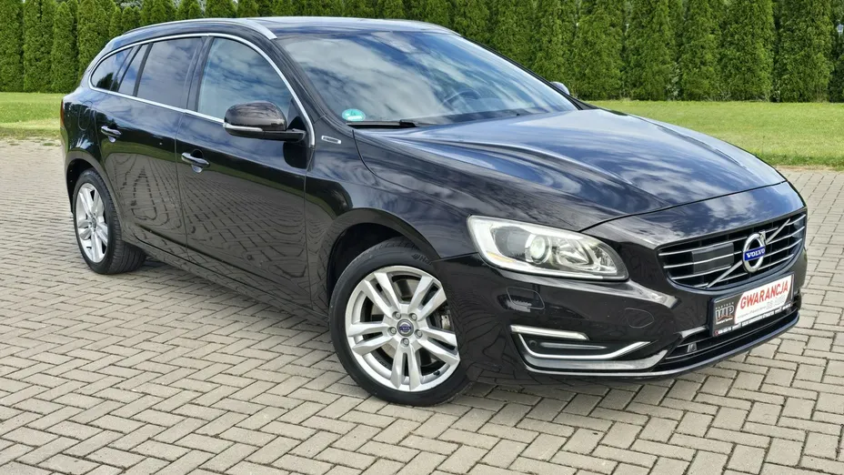 VOLVO V60 -
