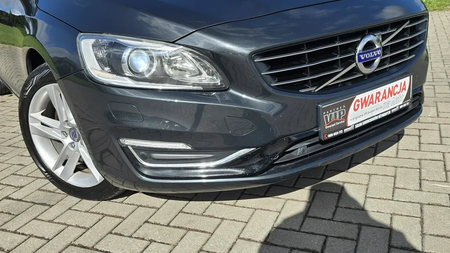 VOLVO V60 -