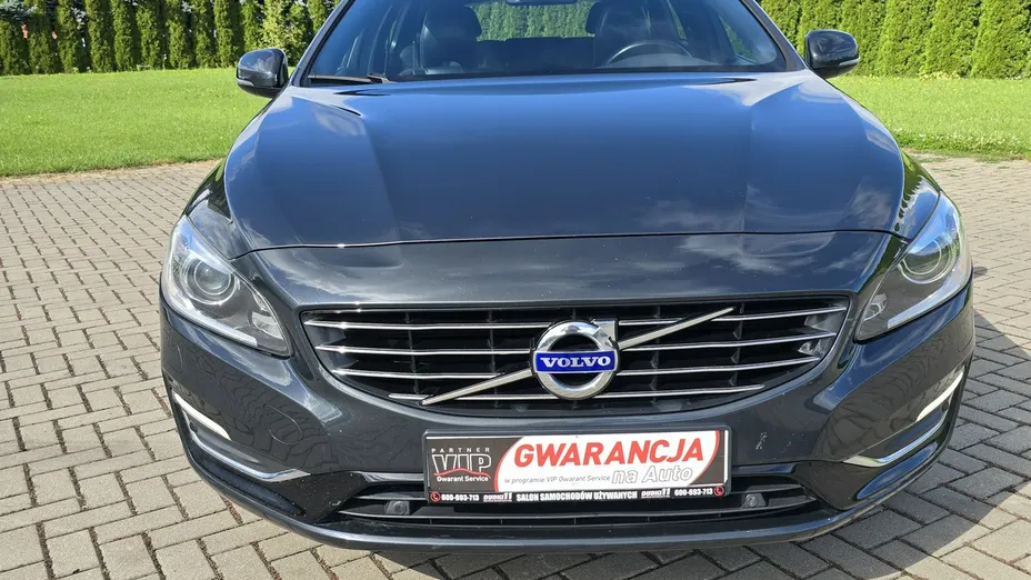VOLVO V60 -