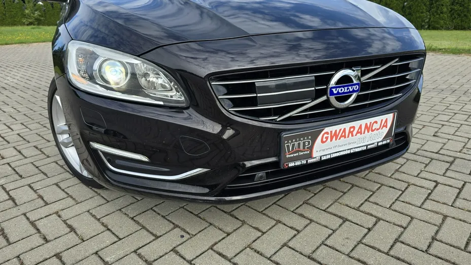 VOLVO V60 -
