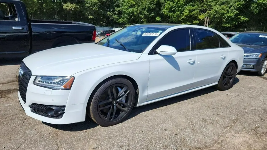 AUDI A8 -