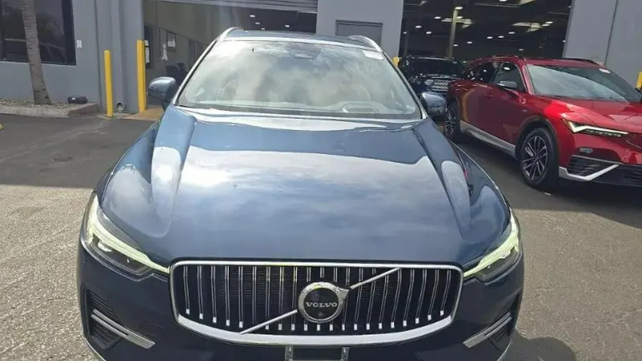 VOLVO XC60 -