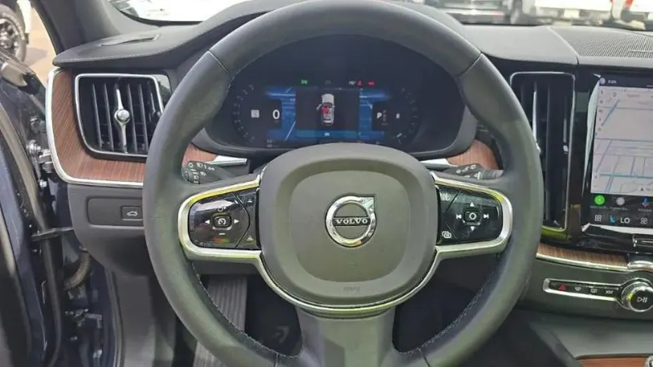 VOLVO XC60 -