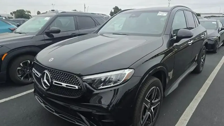MERCEDES-BENZ GLC -