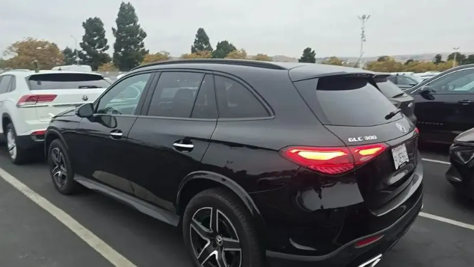 MERCEDES-BENZ GLC -